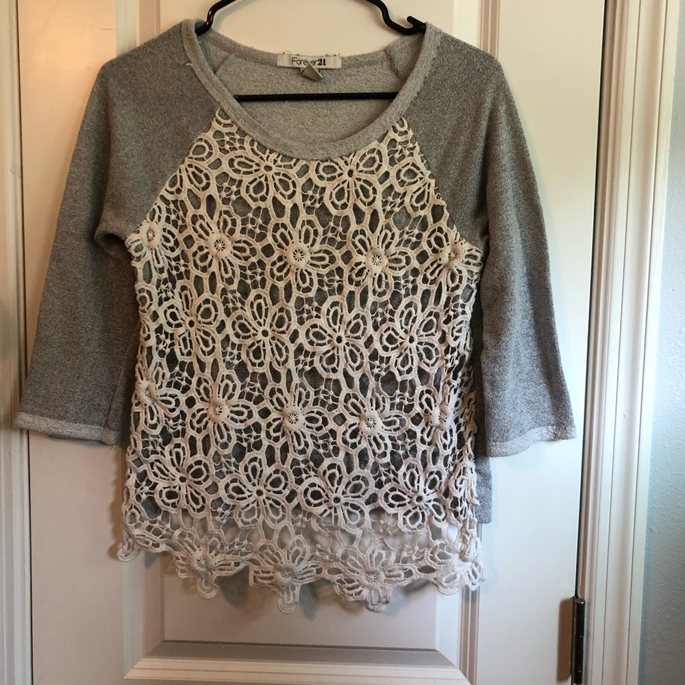 Forever 21 Lace Floral Top Grey size Small.